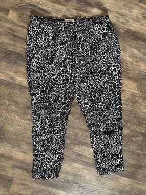 Banana Republic Black and White Leopard Print Pants